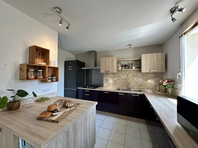 4 Bed Family Home with Countryside Views Near Eymet photo 3
