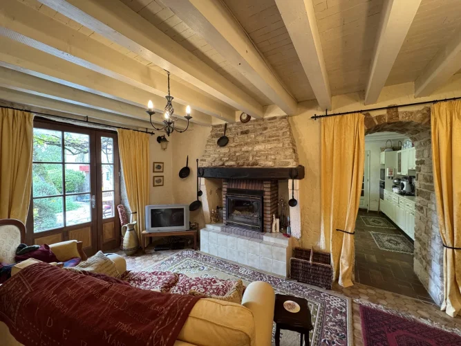 Charming Country Cottage with Courtyard and Annexe photo 4