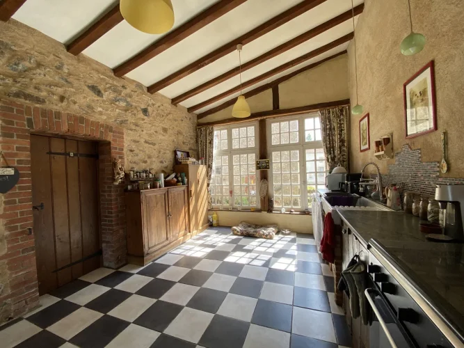 Pretty House on One Level with 3 Bedrooms, a Barn and a Garden photo 4
