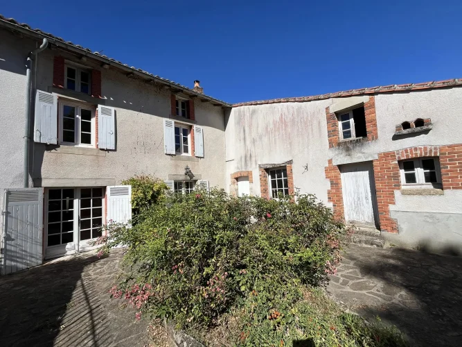 Pretty House in Rancon with 3 Bedrooms, Garden and Barn