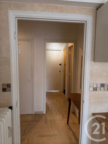 Cannes Avenue De la Baronne: Located on Avenue De la Baronne in Cannes, Within a Pleasant, Upscale photo 5