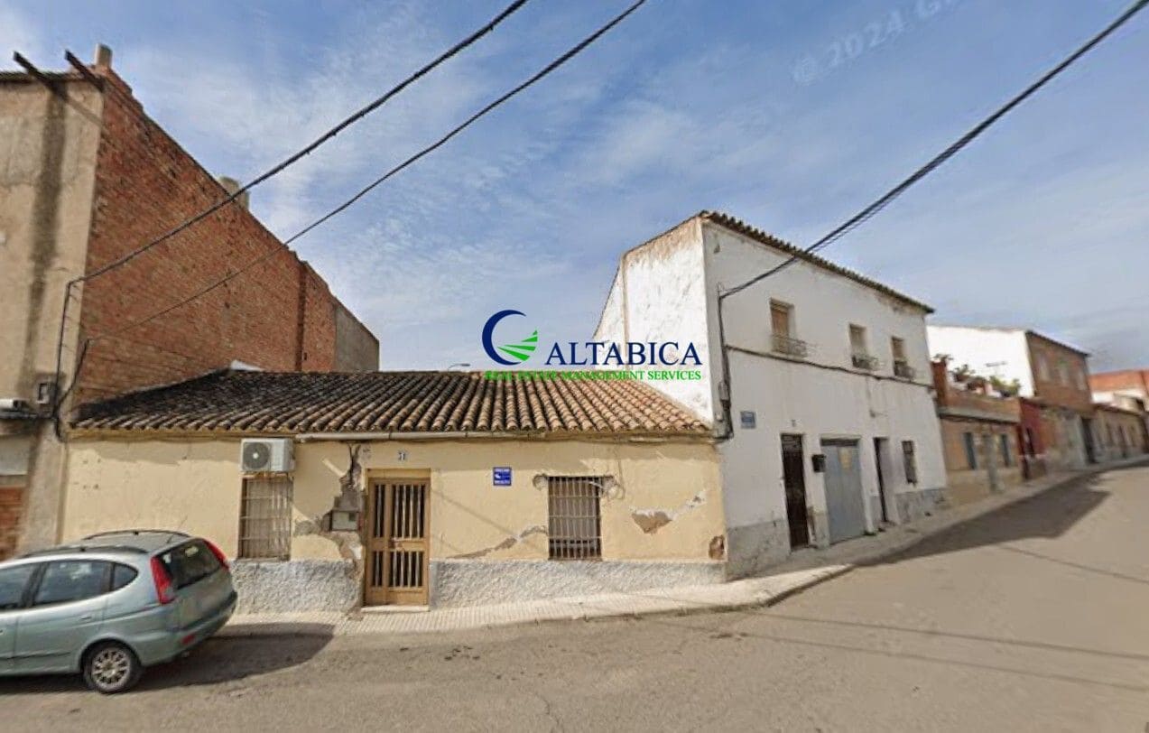 Villa for sale in Linares, Jaén photo 2