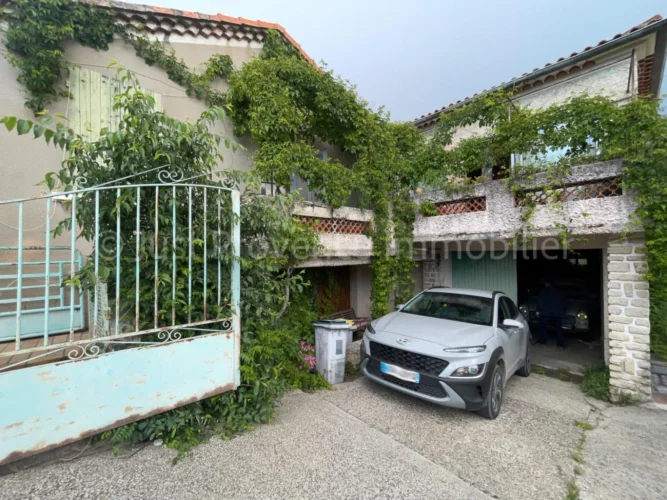 Maison Caromb with Garage on 330 m² of Land - 6 Rooms
