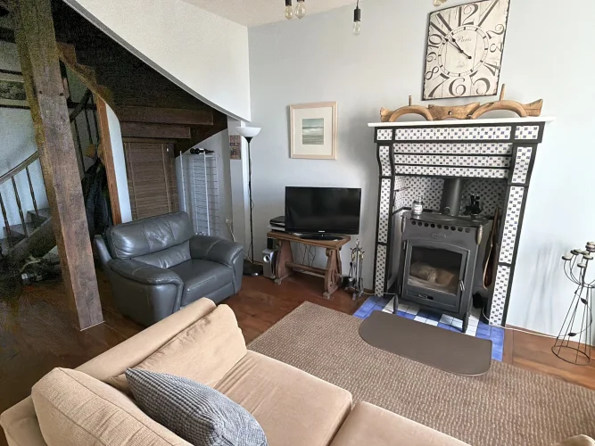 Substantial 5 Bedroom House, Feature Kitchen, Large Gardens photo 4