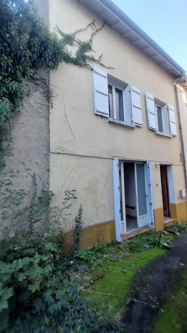 House for sale in Pontaumur — 3 bedrooms, 80 m²