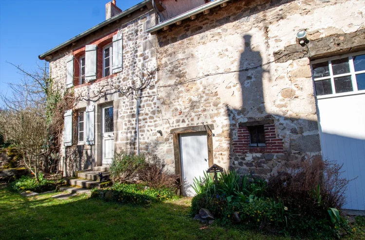 Charming Stone House with a Secluded Courtyard, Sunny Garden and Barn