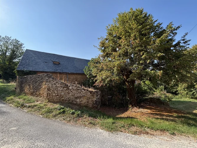 Stone-Built Property Complex photo 3