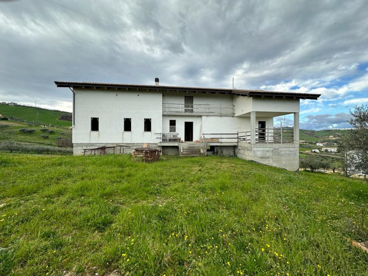 Property in Pineto photo 2