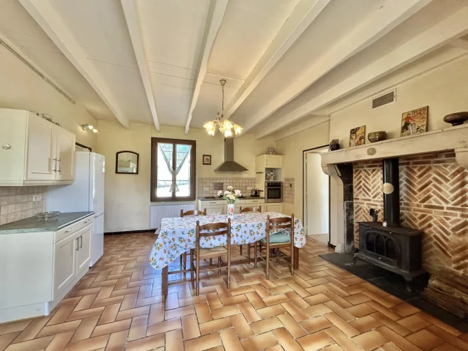 3 Bedroom Detached Farmhouse - Near Popular Town of Civray photo 5