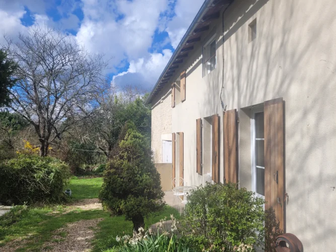 Pretty, South-Facing Detached Village House, Near Chalais, South Charente. photo 4