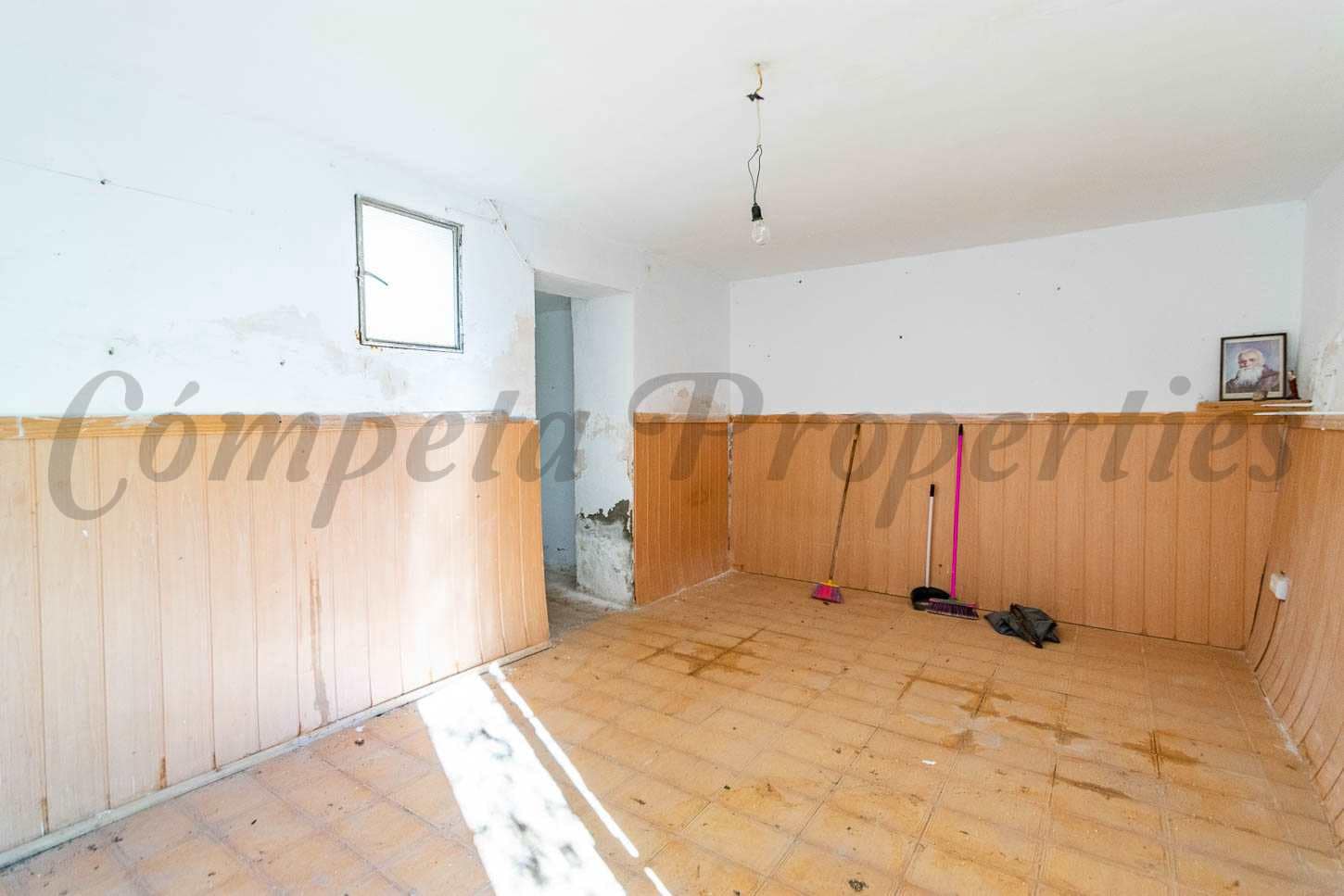 Townhouse for sale in Sedella, Málaga photo 2