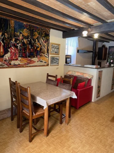 Beautiful Terraced House with Separate Self-Contained Airbnb Opportunity photo 4