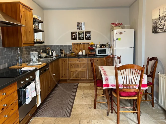 Spacious Townhouse in the Heart of the Village photo 5