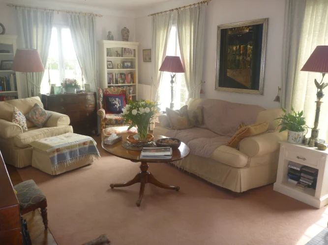 Elegant Blue Shuttered Pied-a-Terre Villa in own Grounds with Drive and Swimming Pool
