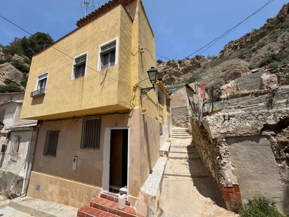 Casas de España - Real Homes in Real Spain