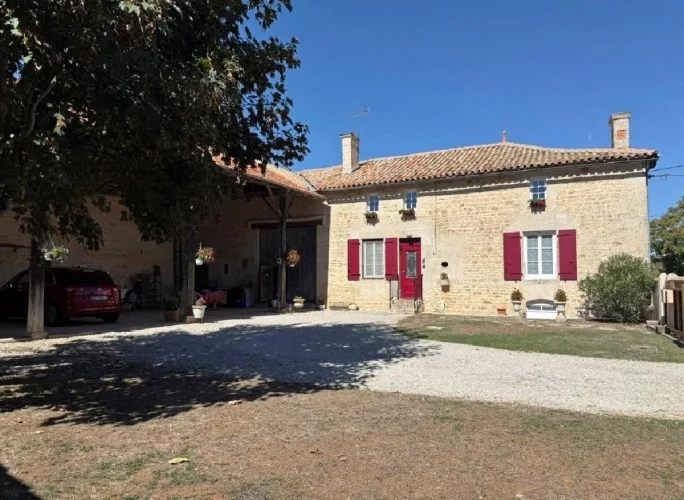4 Bed House for Sale in Villefagnan