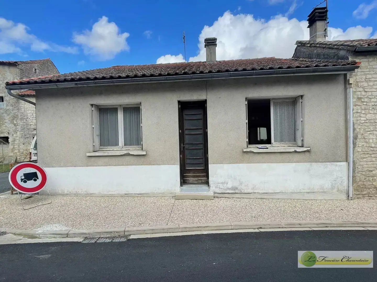 House for sale in Saint-Fraigne — 2 bedrooms, 78 m² photo 2