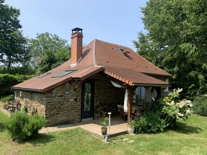 Established Income Property with Gorgeous Stone House, 2 Gites, Heated Pool, Jacuzzi, 5 000m² with Century Old Trees. photo 3