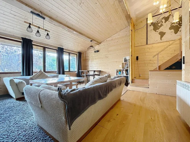 F4 House photo 2