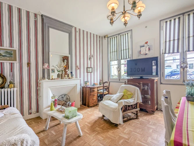 House in Town Center, Veranda, Garden, Outbuilding, Cellar with Well photo 3