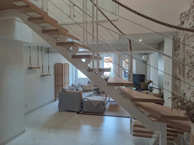 Family Home - Village Centre with Amenities photo 5