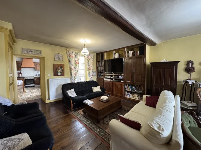 Townhouse in Riberac, this 3 story house has a terrace and a garden photo 2