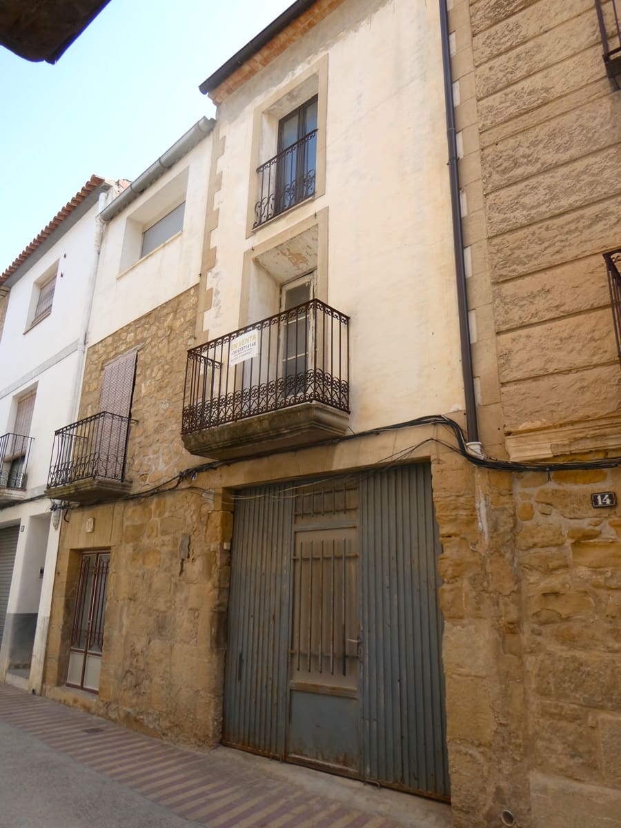 Townhouse for sale in Maella, Zaragoza