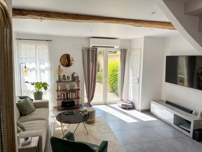 Contemporary Town House with Unique Charm - Downtown Bergerac photo 4
