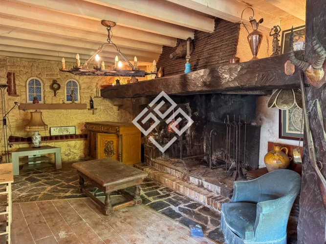 House of Character in the Heart of an Unusual Place Gala Immobilier