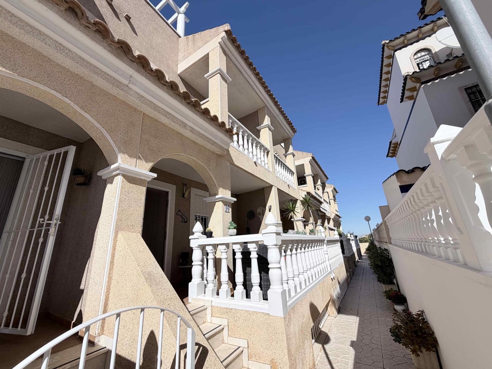 Townhouse for sale in La Florida, Orihuela, Alicante photo 2