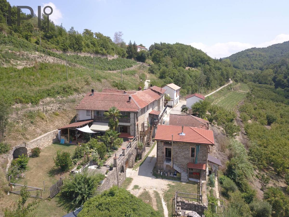 3 bedrooms country house, 300 m² Perletto, Cuneo (province) photo 4