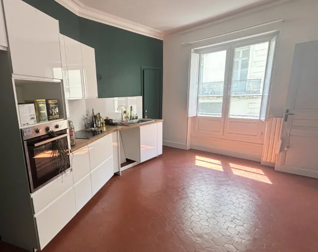Haussmann Apartment with Private Terrace in Centre photo 2