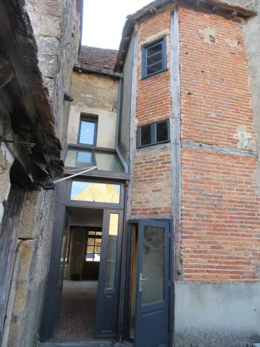 Unique Property in a Delightful Village!