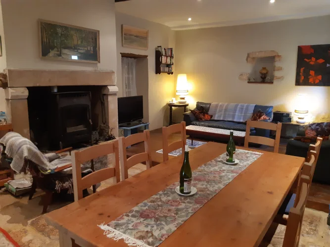 Rural Detached Property in Picturesque Hamlet photo 2