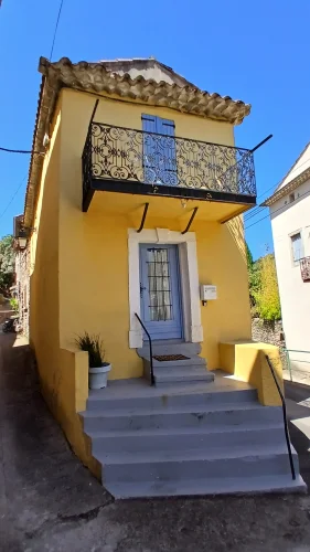 Charming Village House Offering 2 Bedrooms and Balcony with Views in a Picturesque Village. photo 2