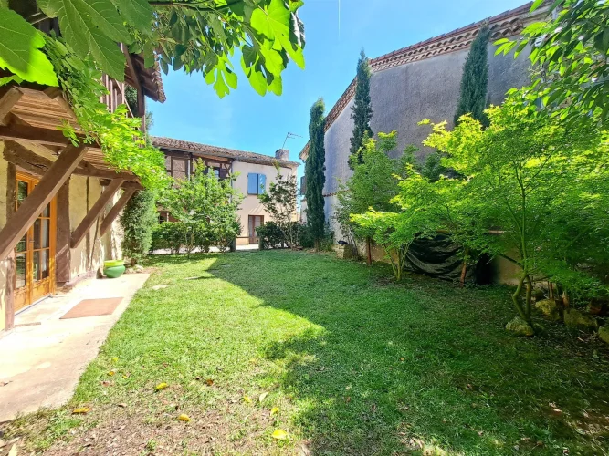 Exceptional Fully Renovated Medieval House in the Heart of a Charming Gascon Village photo 3