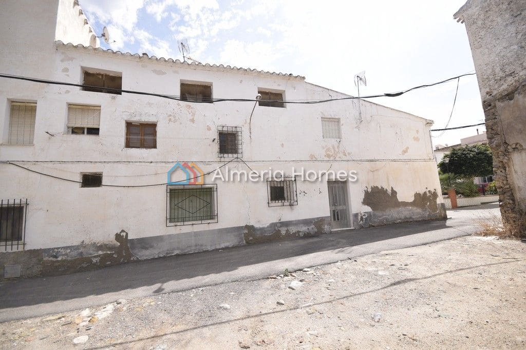 Townhouse for sale in Zurgena, Almería