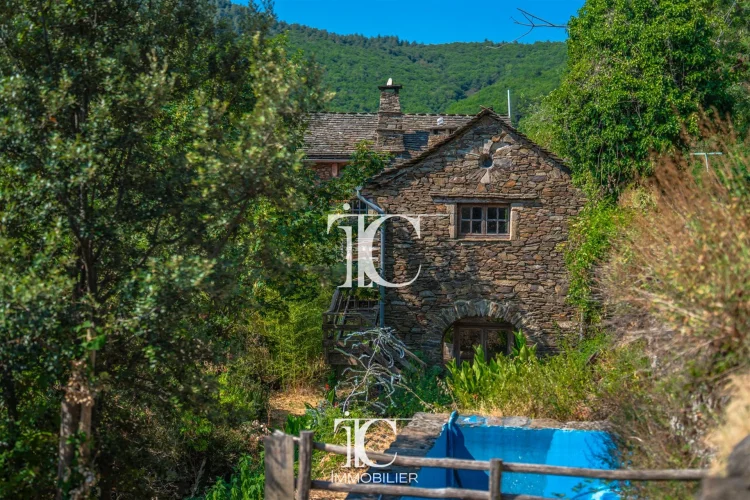 18Th-Century Stone Farmhouse to Renovate – 122 sqm of Living Space – 522 sqm of Land – Panoramic Views of the Cévennes photo 3