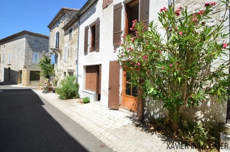 Village House to Renovate with Non-Adjacent Garden. photo 2