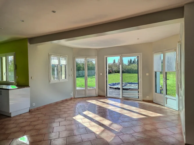 Single-Storey Houses - 5 Rooms - 129m² - Courteilles 28 photo 2