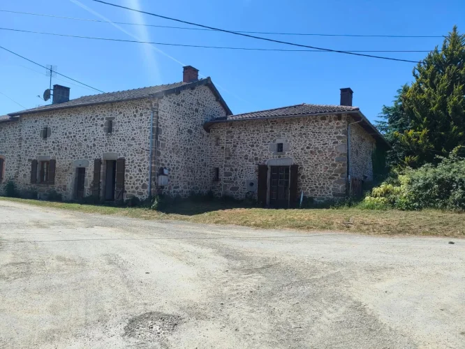 Two Adjoining Stone Houses with Barn and Well in the Heart of Maisonnais-Sur-Tardoire photo 5