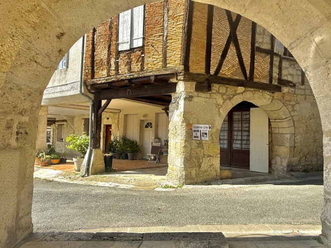 Beauville Large House in the Village with Half-Timbered Faca photo 3