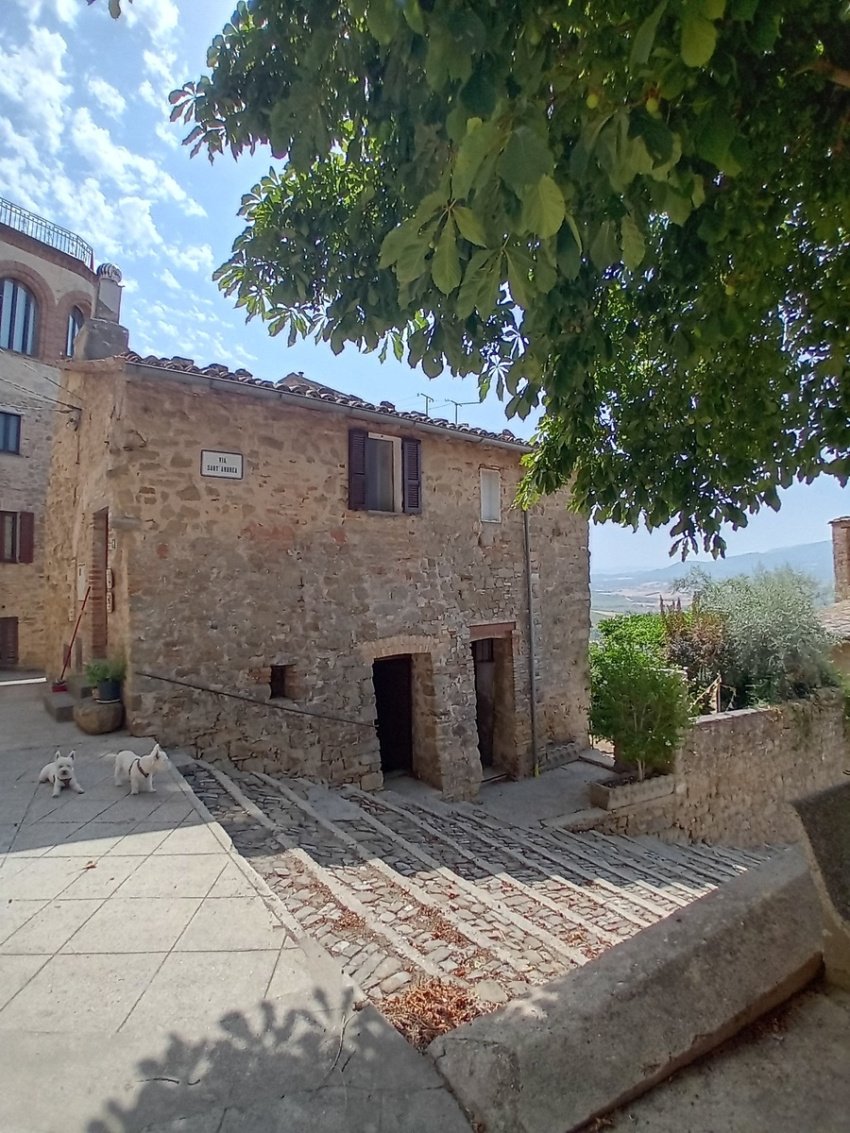 Property in Gualdo Cattaneo photo 4