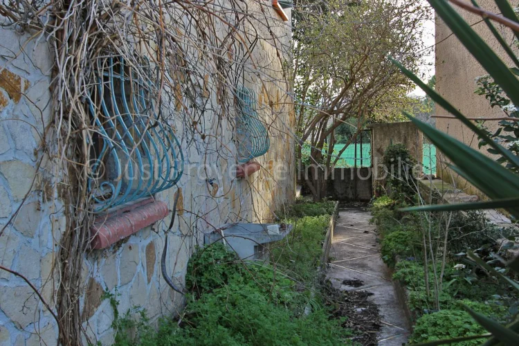Maison Caromb with Garage on 330 m² of Land - 6 Rooms photo 3