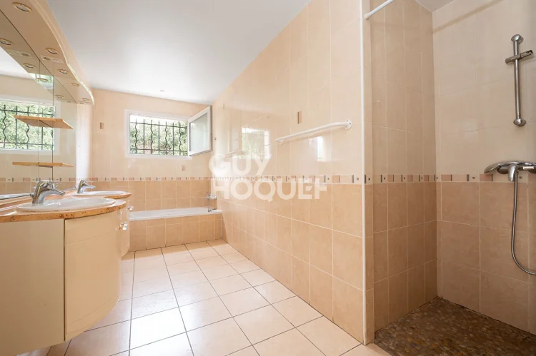Exclusivity - Single-Storey House in Carmaux, la Lande Area photo 5