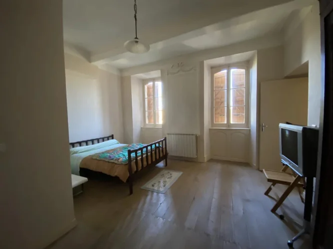 Old Presbytery T9 to Renovate, Aurignac Historic Center photo 3