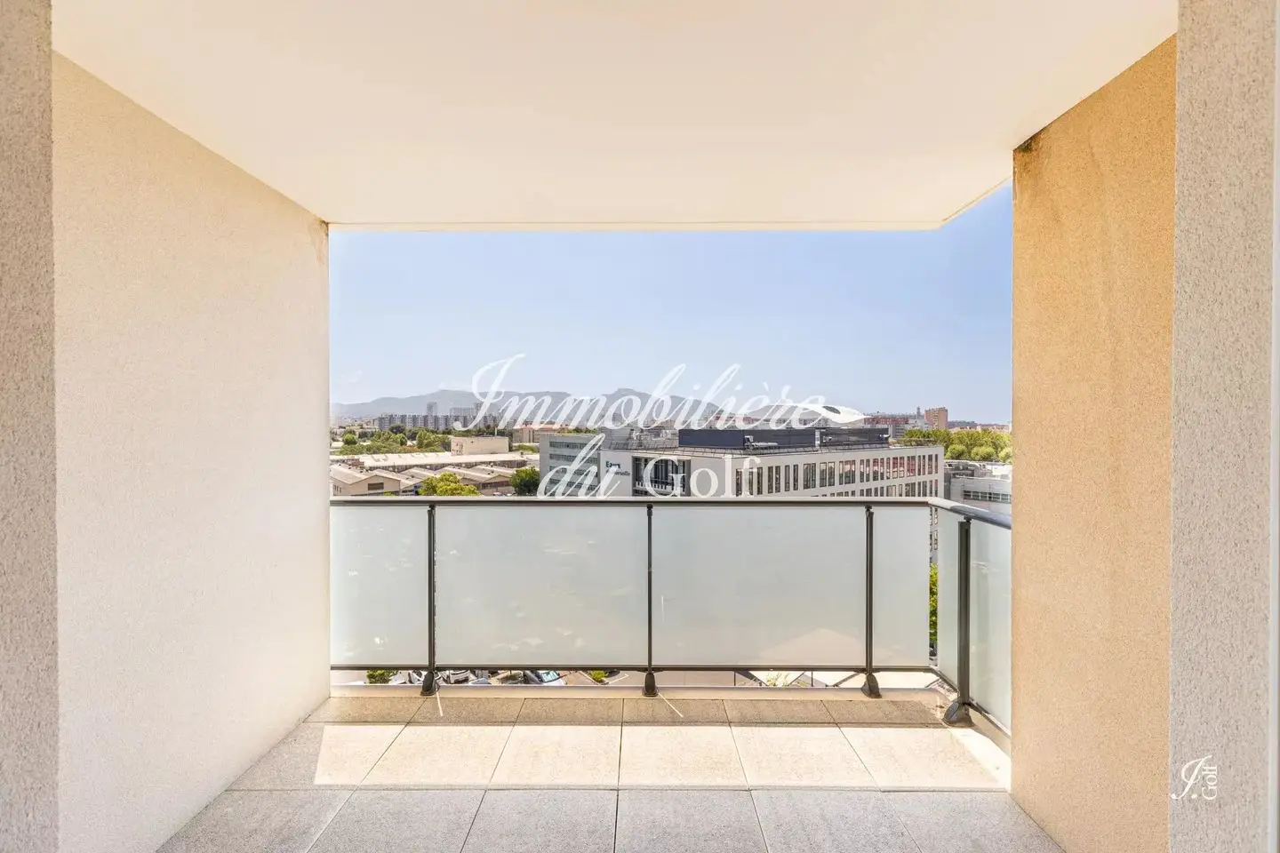 Apartment for sale in Marseille 10ème arrondissement — 2 bedrooms, 63 m² photo 3