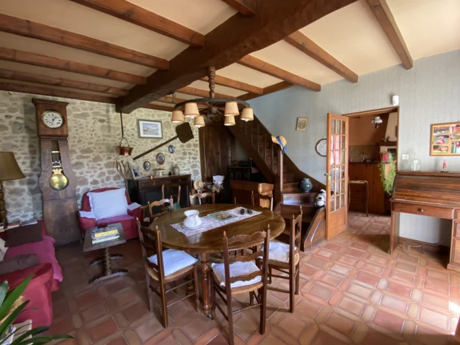 Brossac Area. Charming Cottage with Development Potential. photo 3