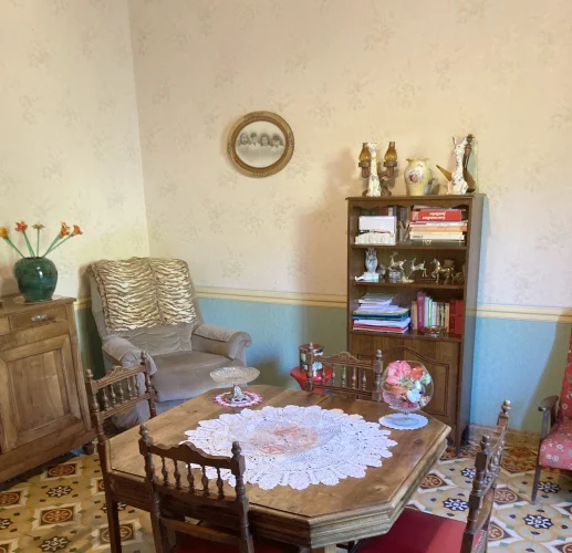Exceptional Riverside Property with Three Apartments, Large photo 4
