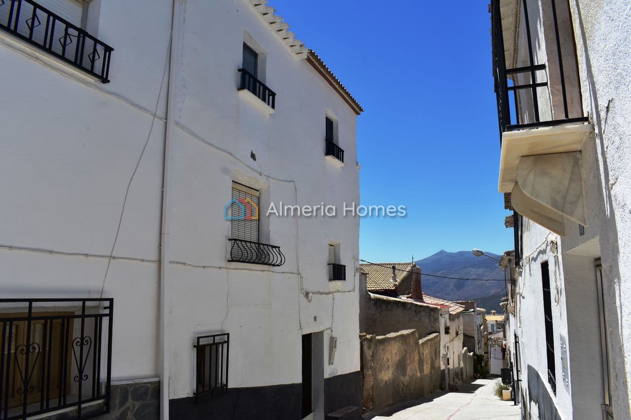 Townhouse for sale in Somontín, Almería